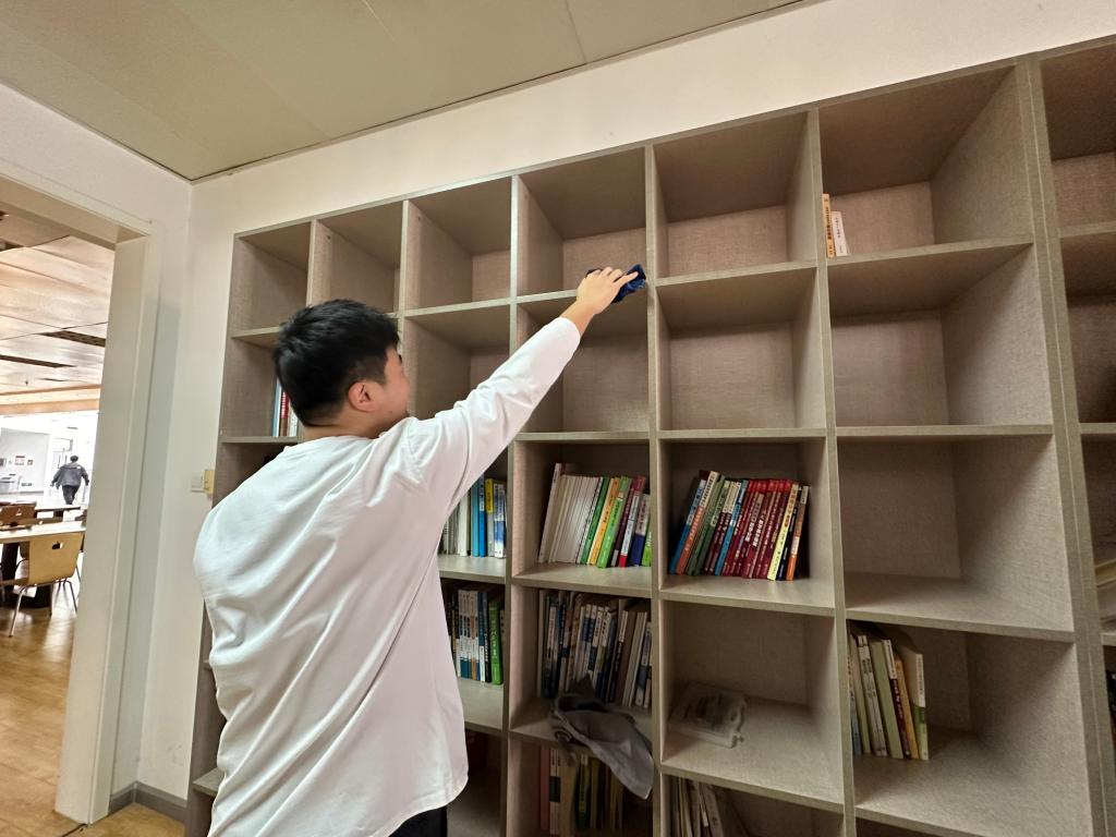 现场气氛热烈而感人
