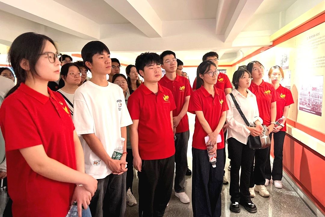 来自天城大30余名青年师生代表